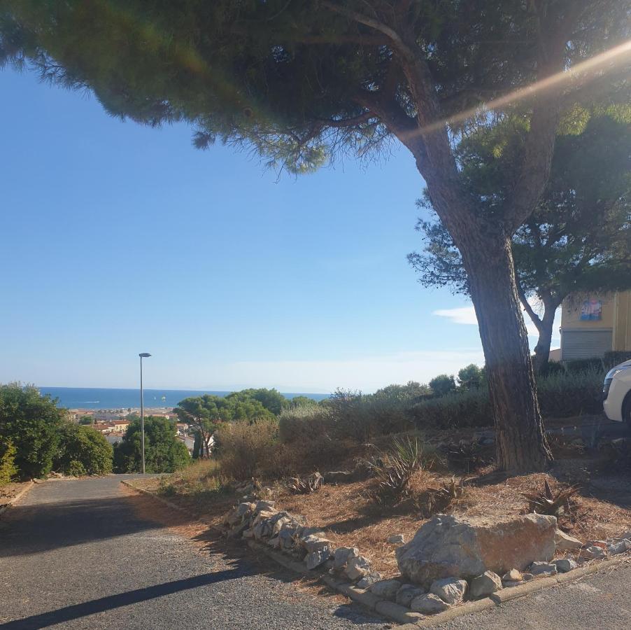 T2 Vue Mer Avec Parking Prive Saint-Pierre-la-Mer  Luaran gambar