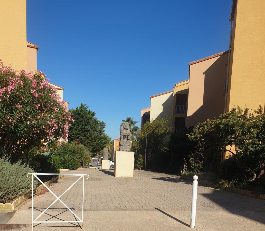 T2 Vue Mer Avec Parking Prive Saint-Pierre-la-Mer  Luaran gambar